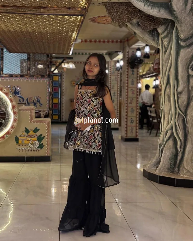 Rishikesh Call Girls Services and Escorts 𝟗𝟐𝟗𝟔𝟖𝟔𝟐𝟑𝟓𝟎