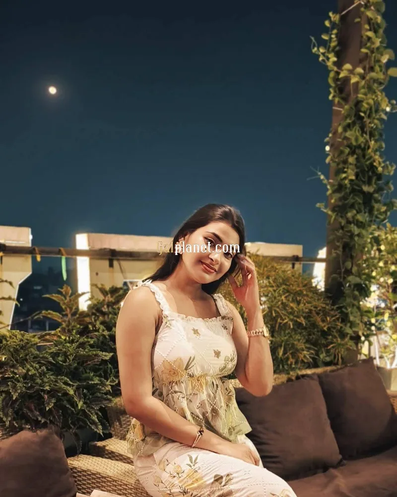 Nisha 𝟳𝟱𝟰𝟰𝟬𝟱𝟰𝟵𝟯𝟮 PRETTY HOT INDIAN SWEET SLIM GIRL 🔥SWETA G