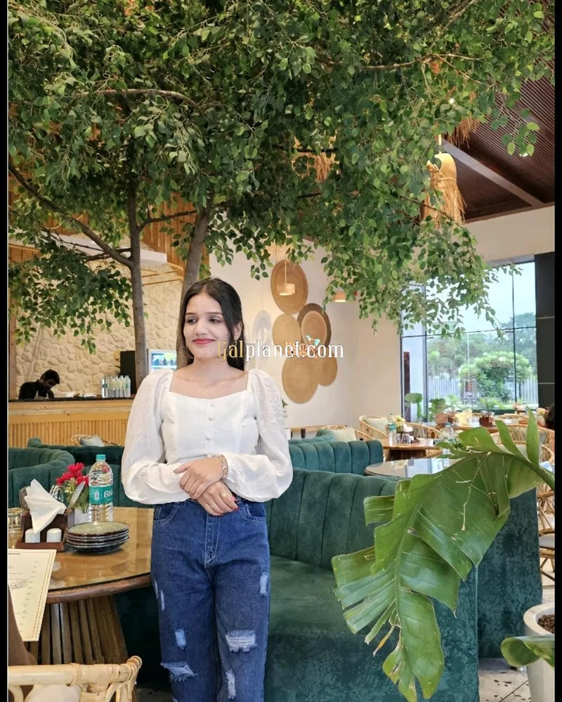 I am an independent call girl. I invite you to have an encounter with