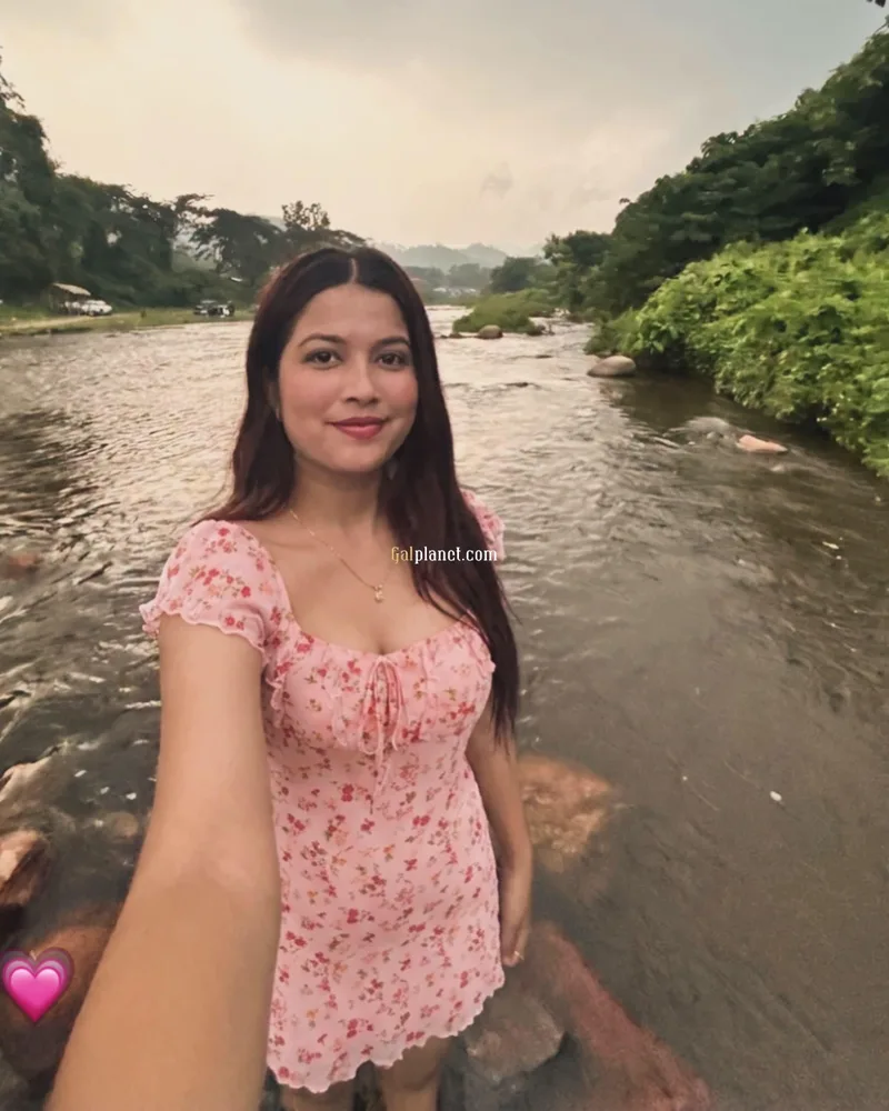 My name is Himanshi! My home state is Gujarat. I am staying in Mumbai.