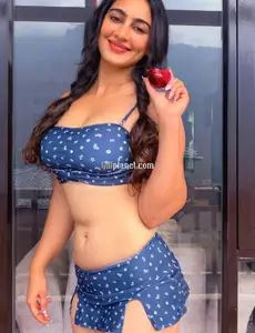 Priyanka freshers av