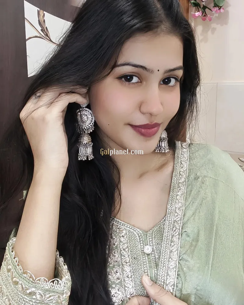 ONLY HAND TO HAND TOP MODEL COLLEGE GIRL VIP ESCORT