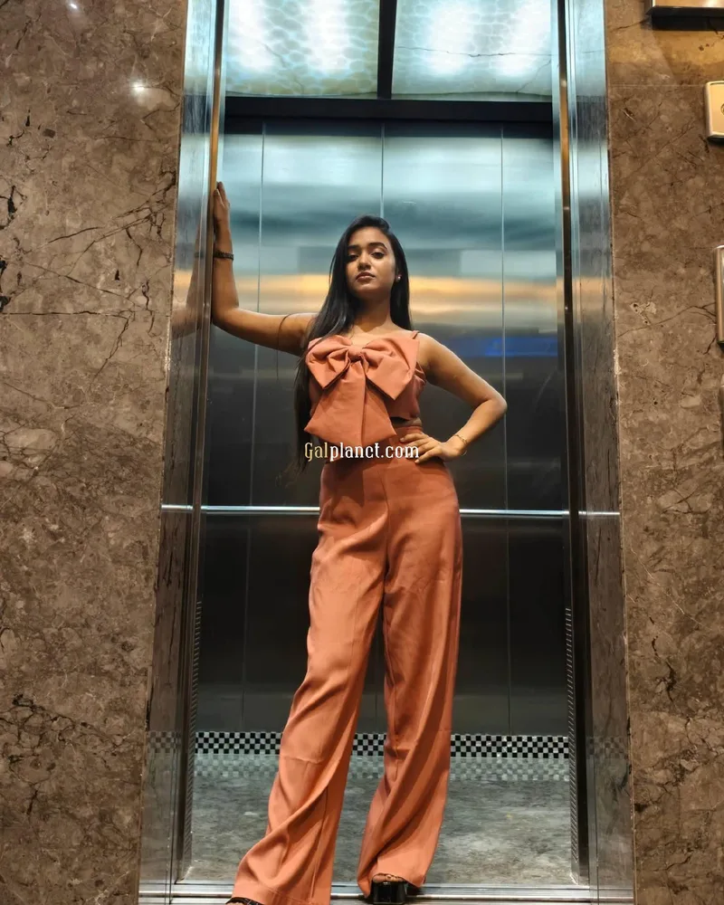 Nisha 𝟳𝟱𝟰𝟰𝟬𝟱𝟰𝟵𝟯𝟮 High-Profile Escort Agency in Gurgaon, Top-