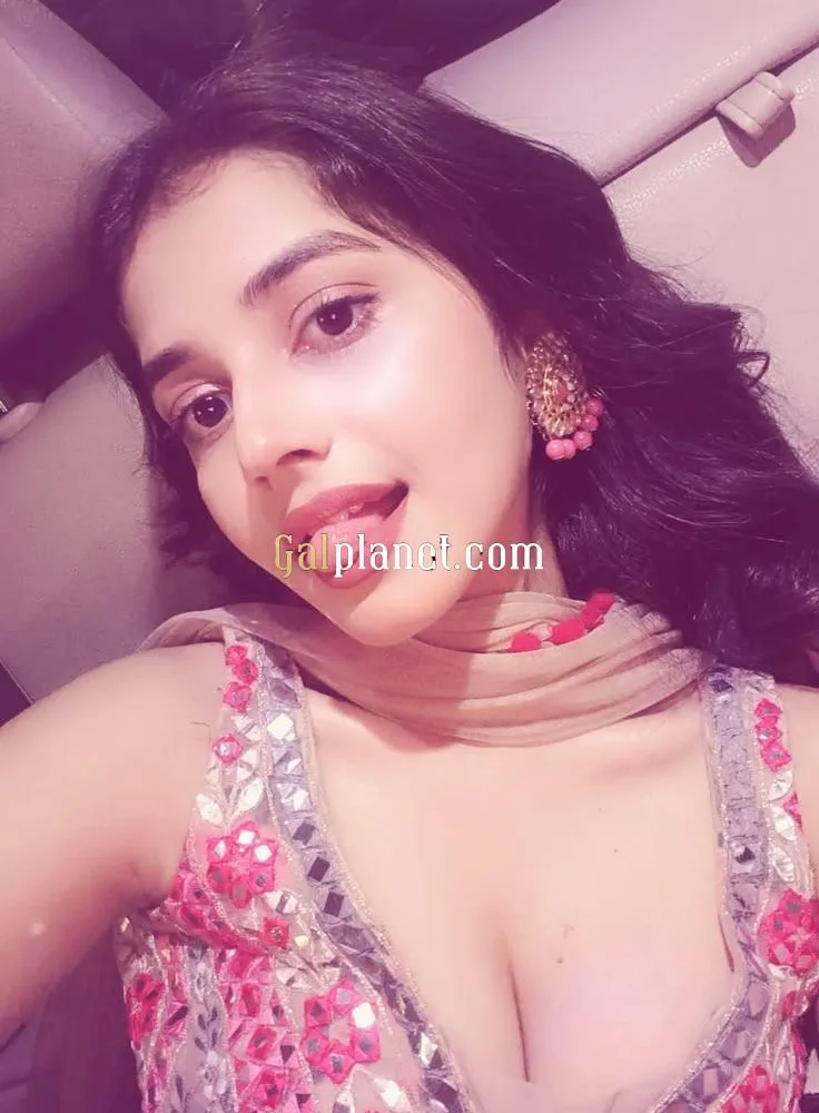 Genuine service sexy' girl