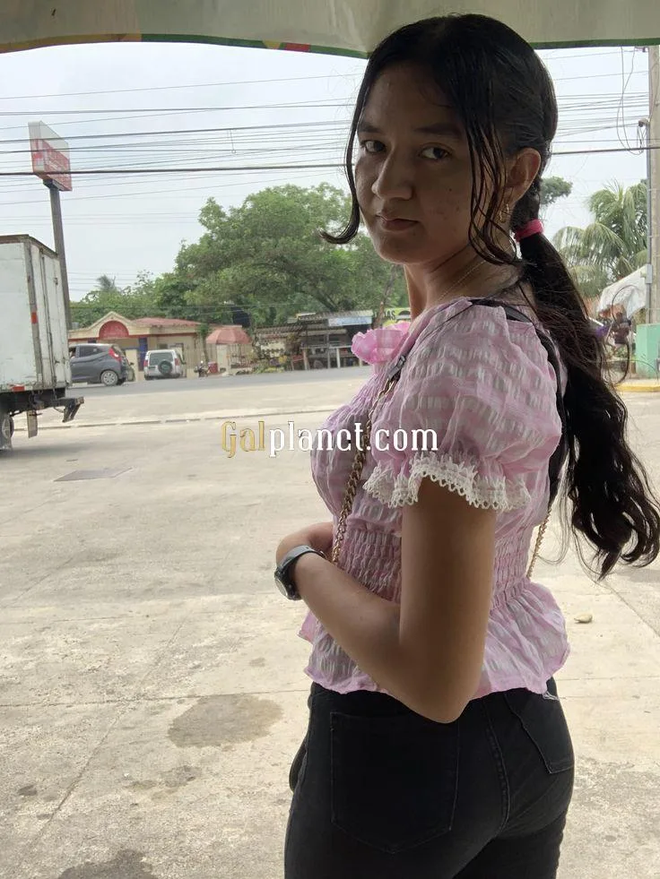 Priya looking Best call girl