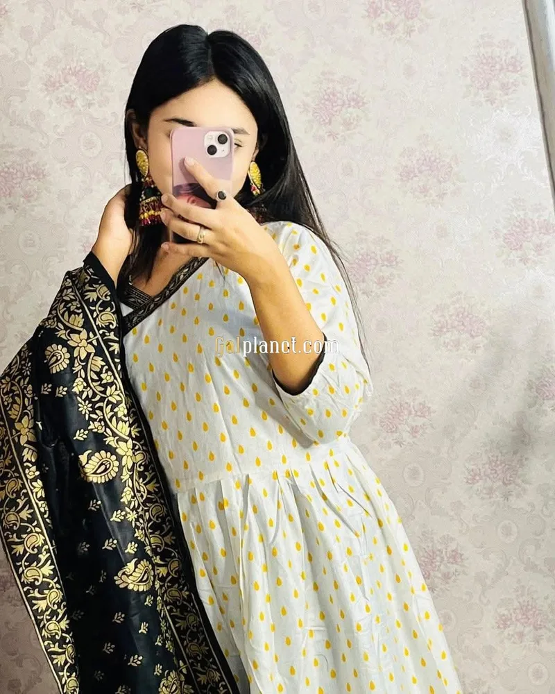 Nisha 𝟳𝟱𝟰𝟰𝟬𝟱𝟰𝟵𝟯𝟮 I Am Looking For Men With Style And The Rig