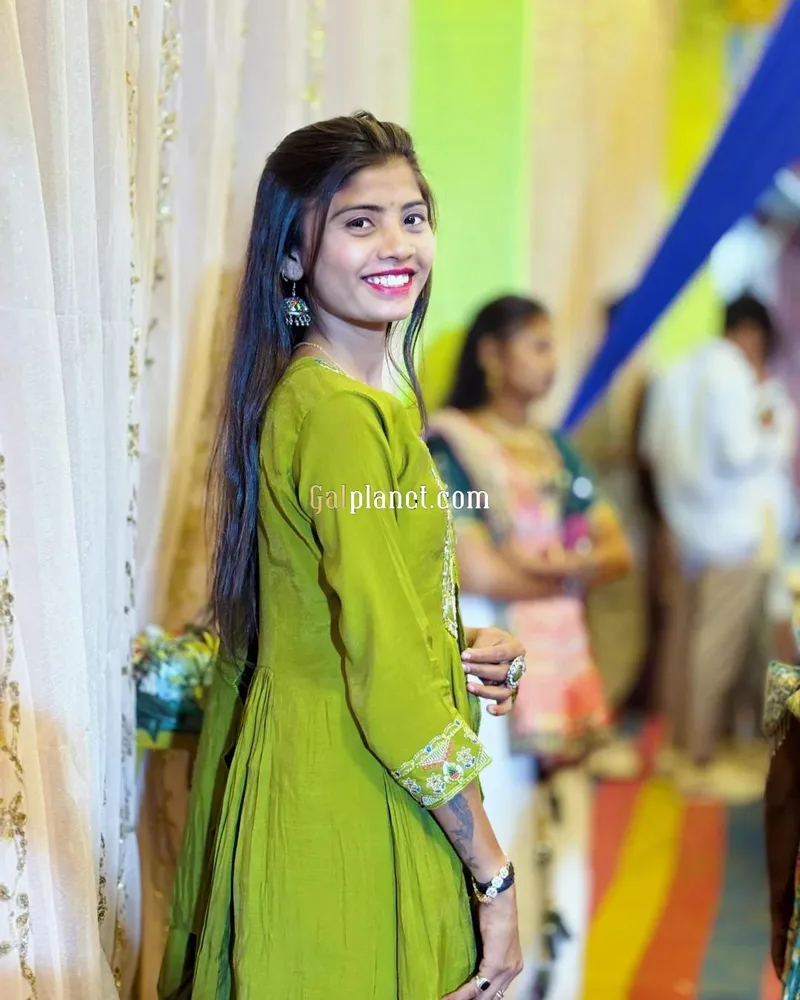 Genuine & Verified Amreli Call Girls 𝟕𝟖𝟕𝟎𝟒𝟕𝟓𝟖𝟎𝟏