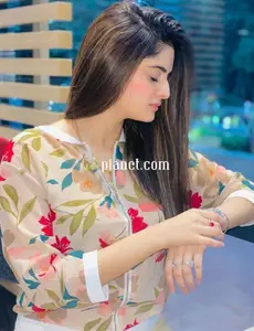 Lili Call me availab