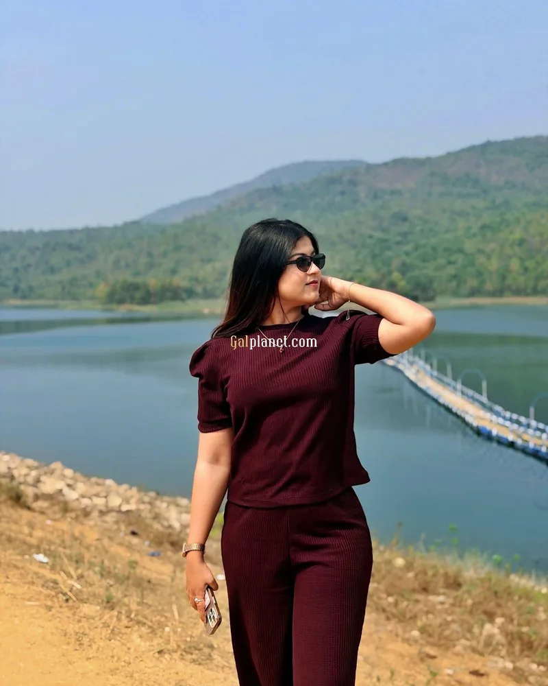 Vip top model indipendent college girl cash payment full service