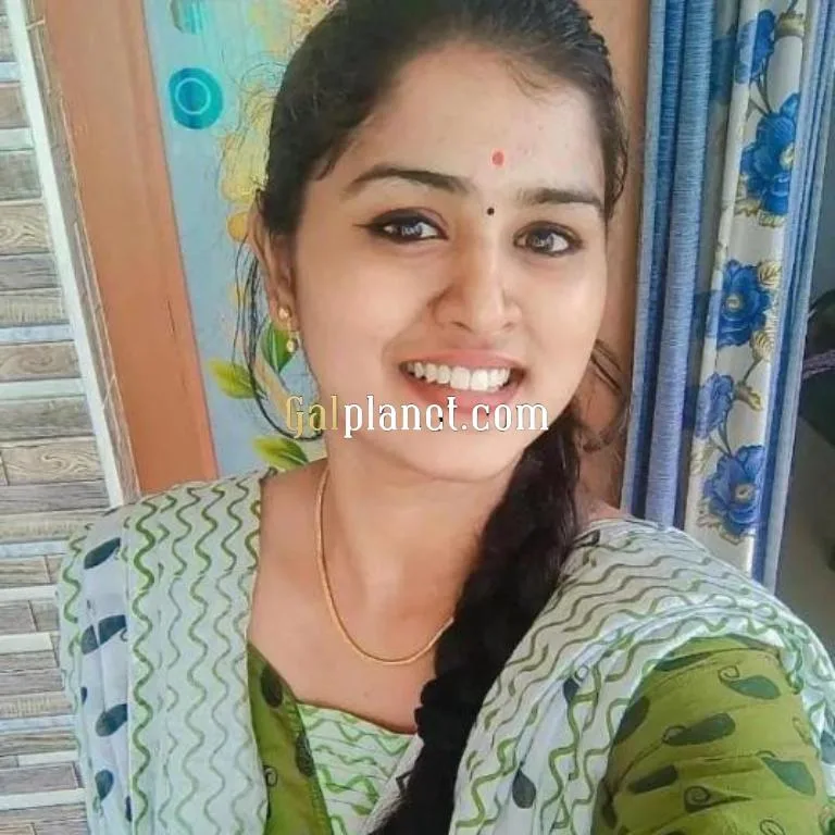 Udaipur Gayatri Nagar in local girl available y