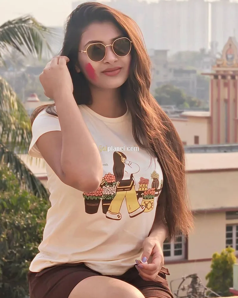 Nisha 𝟳𝟱𝟰𝟰𝟬𝟱𝟰𝟵𝟯𝟮 Call Center Working Girls/Women  * Hi Tech