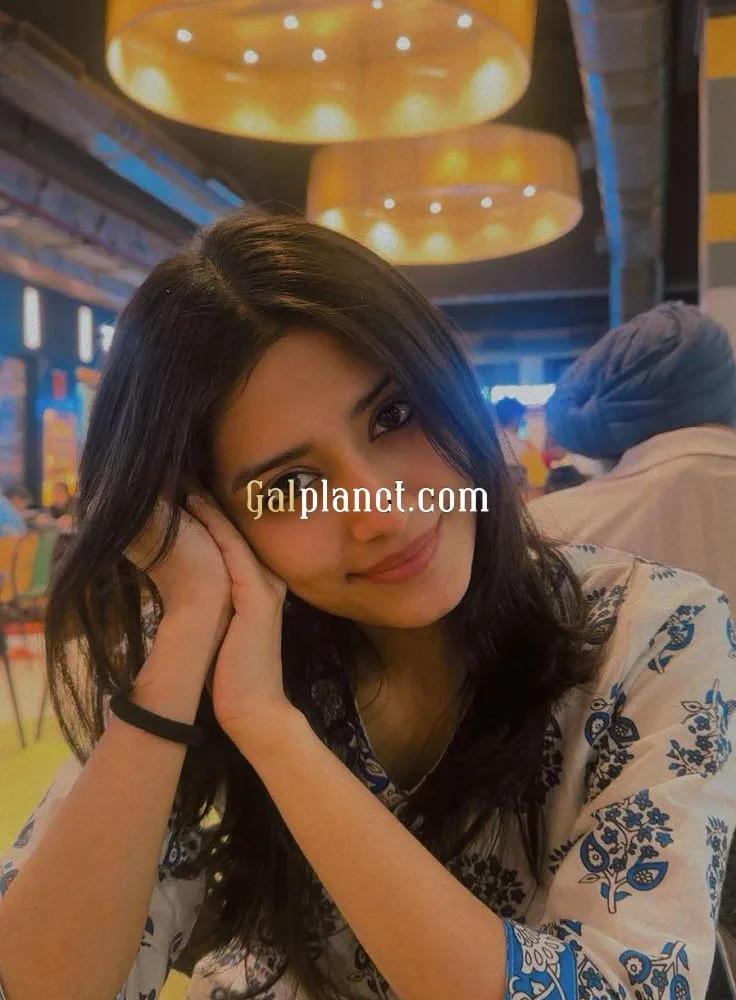 Mangalore My self divya top model college girl and hot busty available