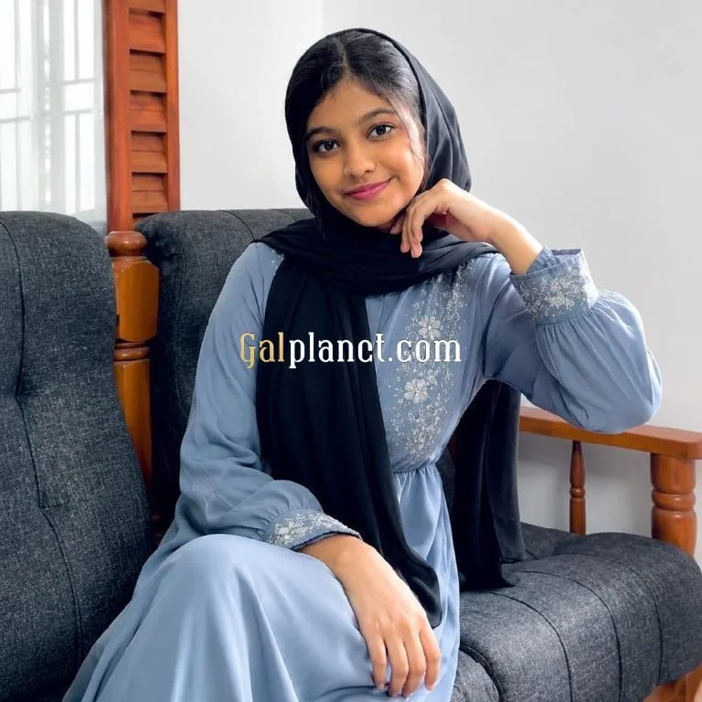Sneha Mahto call girl escort service 24 available low price full body