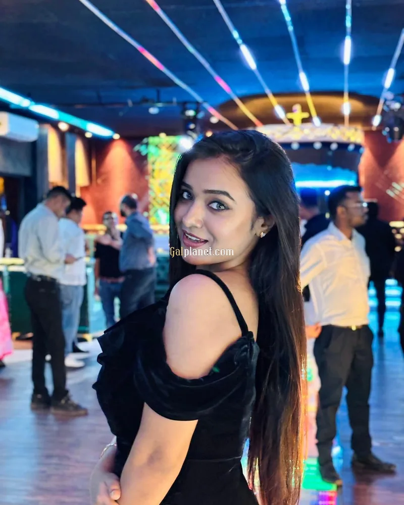Hi... Myself Pretty, from Africa, I'm available to meet up for sexfun