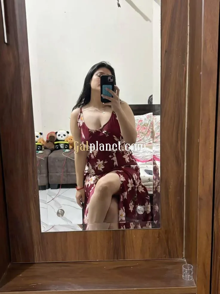Hii profile vip top model girl available college girl aunty bhabhi ava