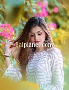 Riya rajni top model