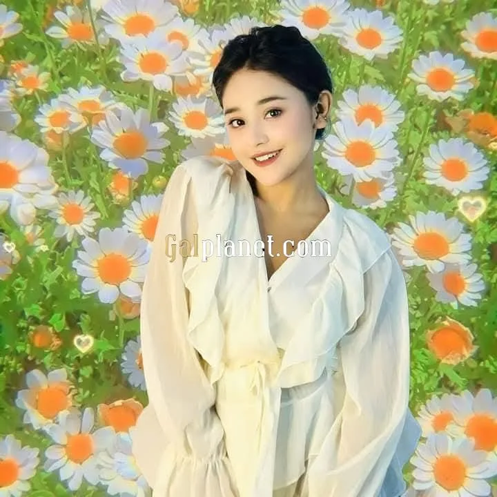 Nisha 𝟳𝟱𝟰𝟰𝟬𝟱𝟰𝟵𝟯𝟮 I'm warm, open-minded, easy to talk to, and