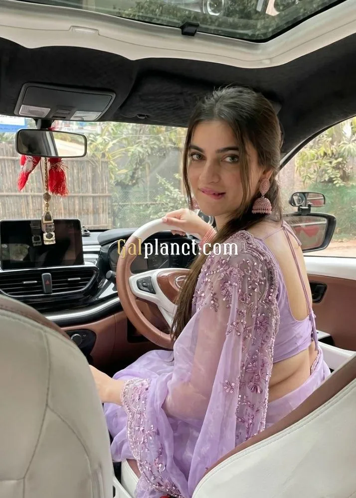 Good looking Lw price VIP model girl escort service full safe and secu