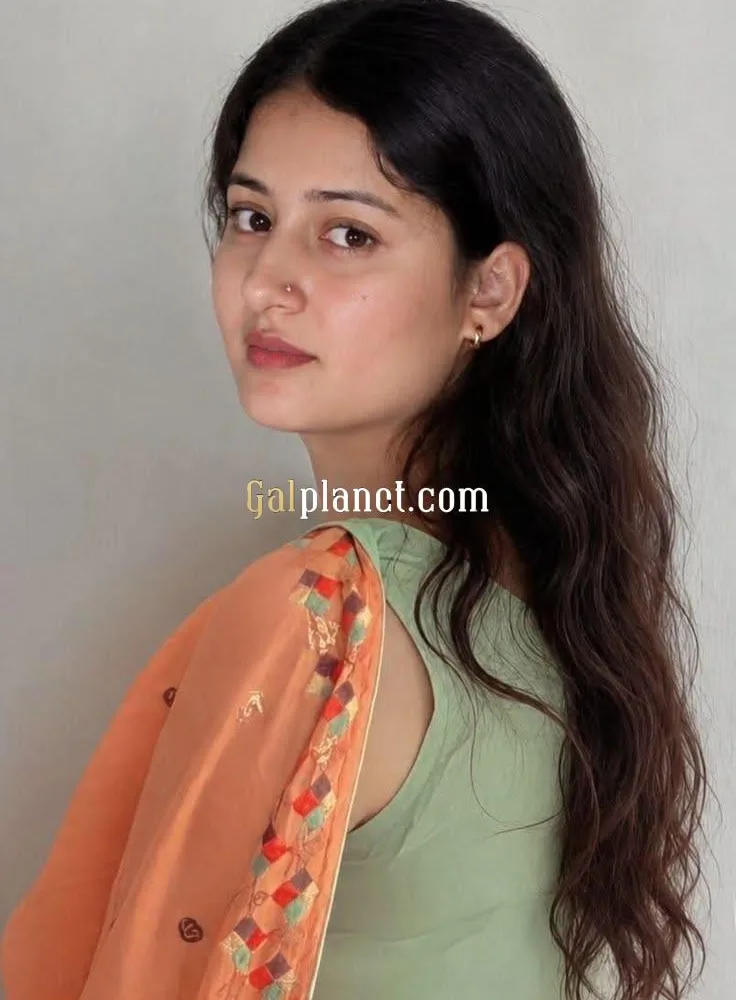 Aarohi best call girl in your private location