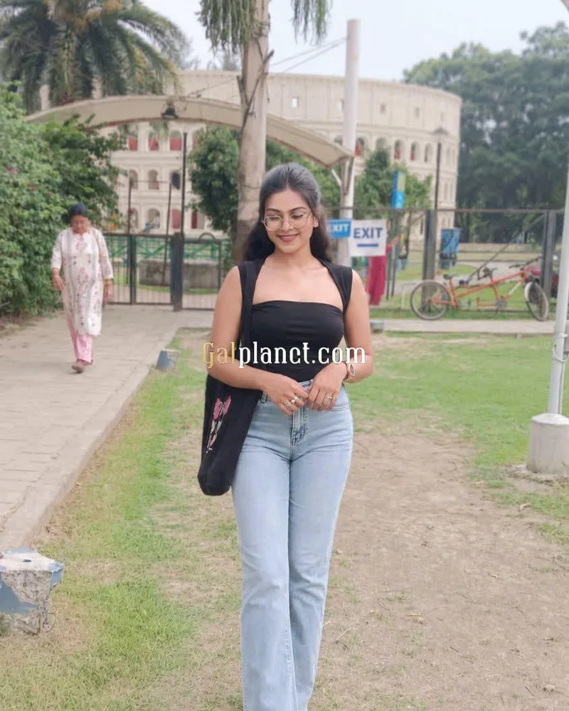 Hii guy's I'm Ankita Reddy  nen telugu na Reddy nen all types online s
