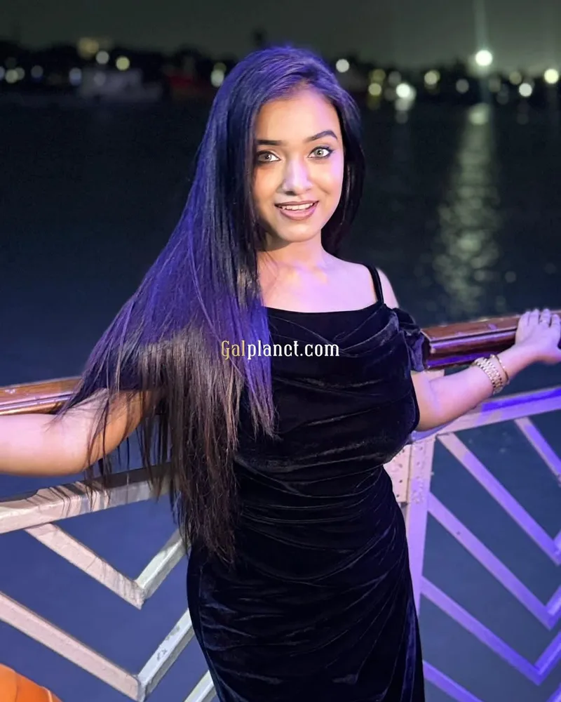 Hi... Myself Pretty, from Africa, I'm available to meet up for sexfun