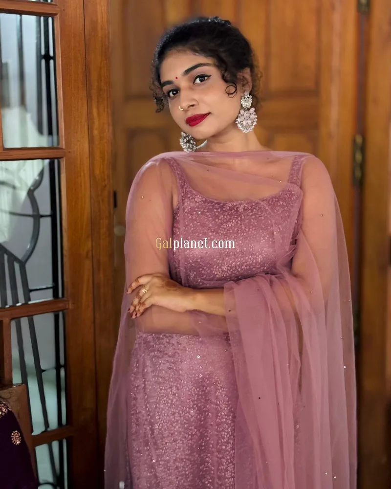Aligarh Here located call girl service regularly in COD including Home