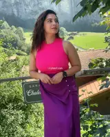 Nisha AVAILABLE FOR