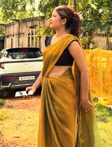 COLLEGE GIRLS ‎AVAIL