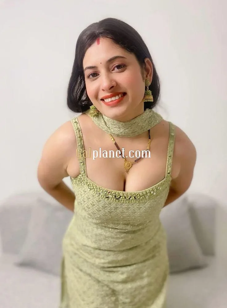 8252405173 call me top model college girl available