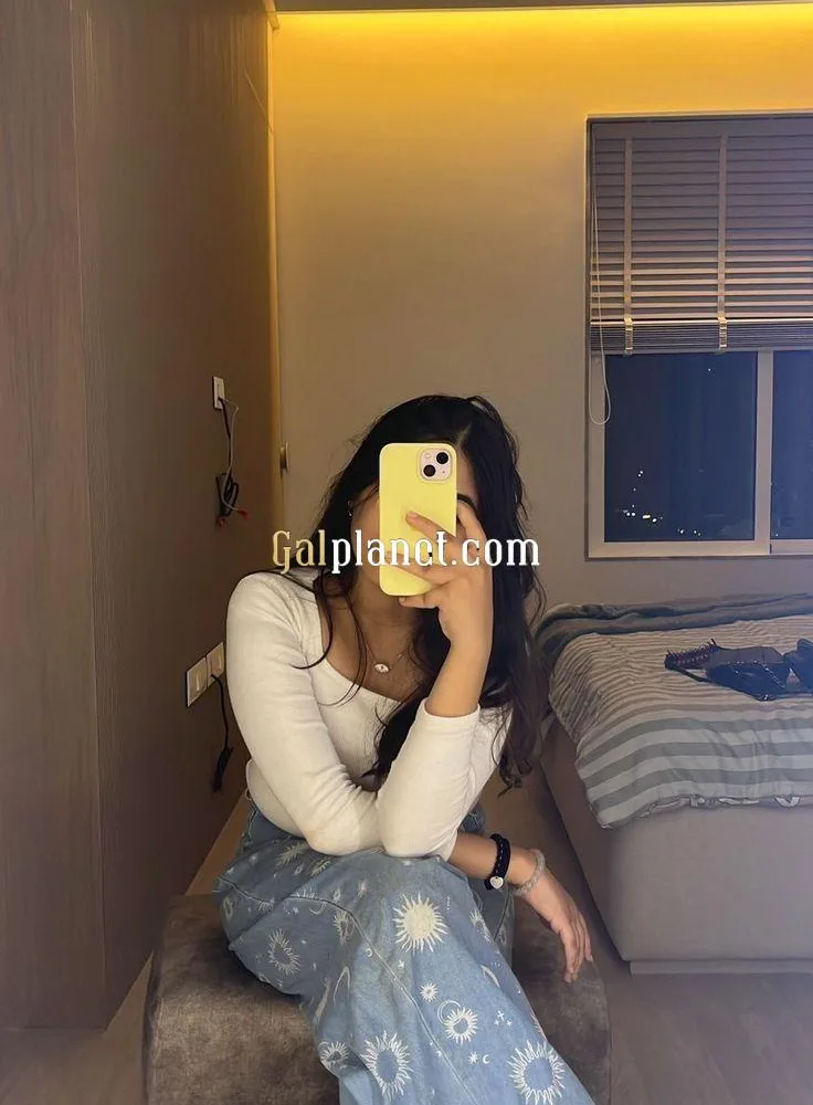 Pooja Kumari escort service call girl Lo price