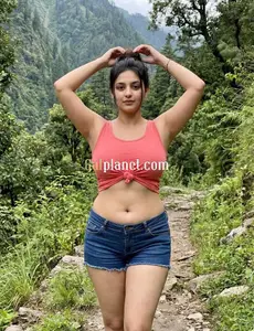 Mouni Roy sexanna