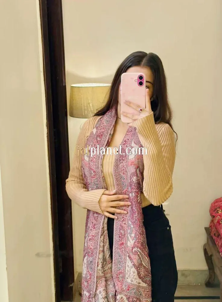 Puja Kumari escort service call girl available 24 Spa centre