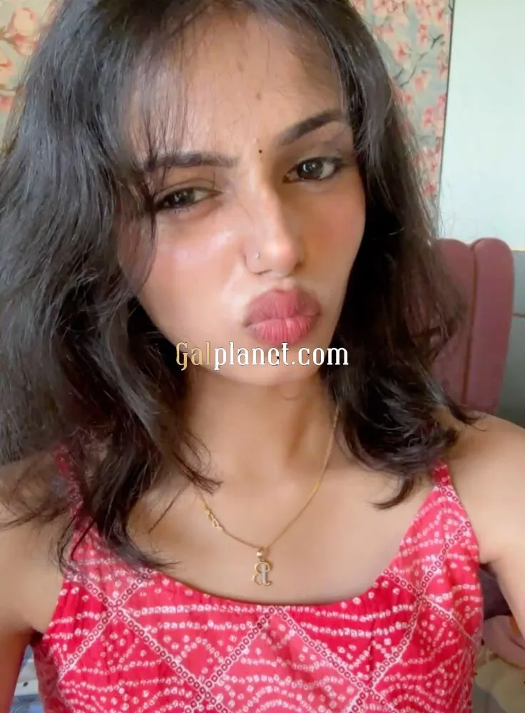 Hot and sexy top model girl full cash payment