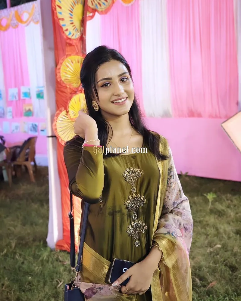 Call Girls in Srinagar at low cost Quick Delivery 𝟕𝟖𝟕𝟎𝟒𝟕𝟓𝟖𝟎𝟏