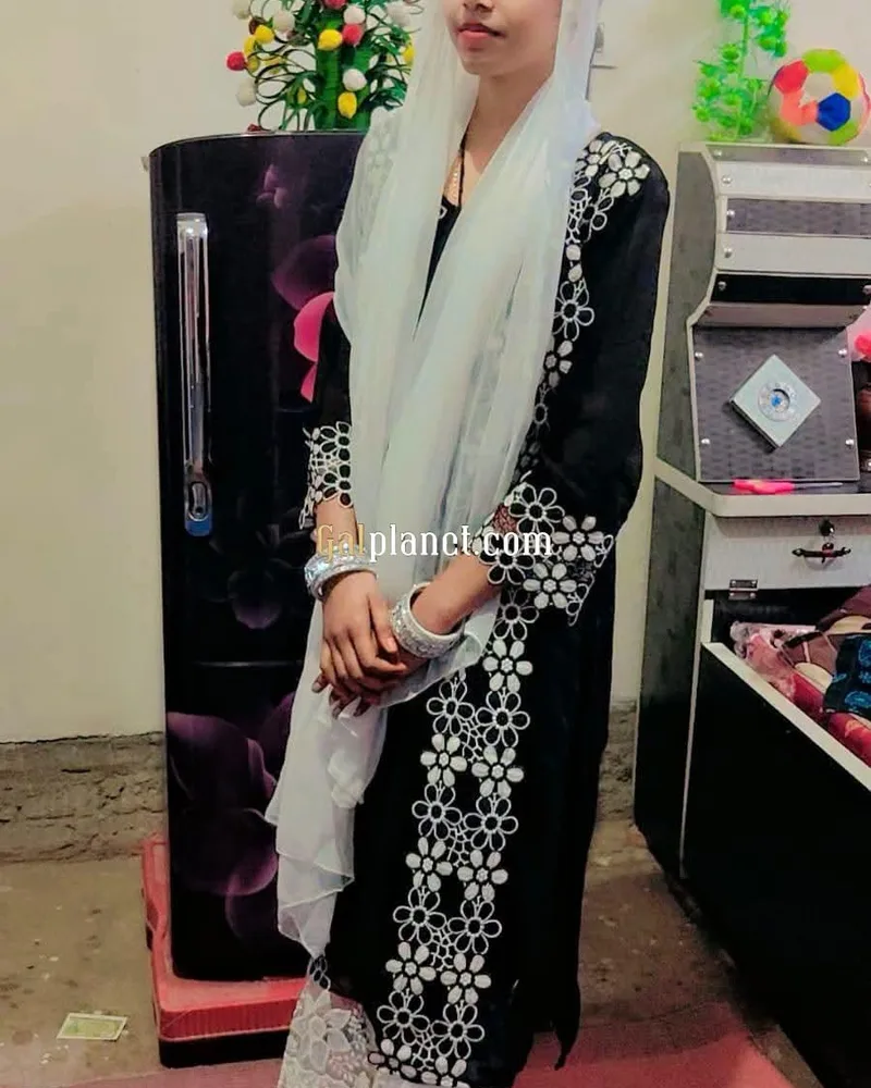 Priti Kapoor vip top model indipendent girl full service cash payment
