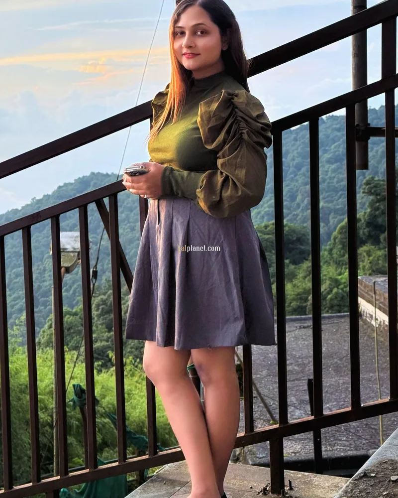 Myself Shreya high profile independent college girl full service case