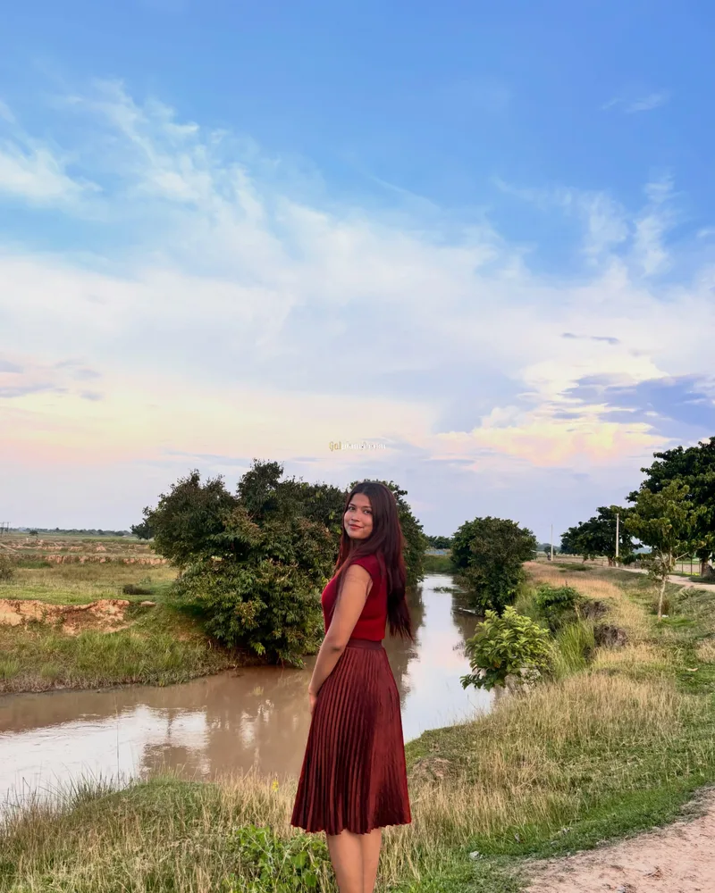 Hi, I’m Jenny. I’m classy, elegant, and full of positive vibes. I beli