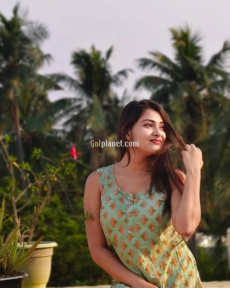 Nisha 𝟳𝟱𝟰𝟰𝟬𝟱𝟰𝟵𝟯𝟮 I like to sexy meet  call and nude service
