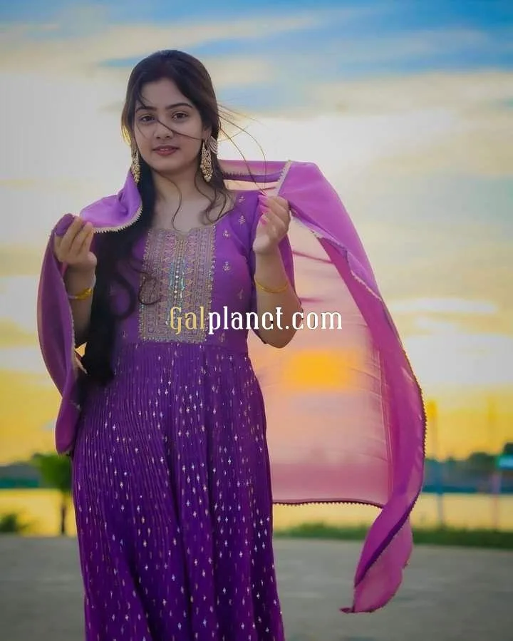 Only cash payment full enjoy service 25 ladki call karo enjoy karo