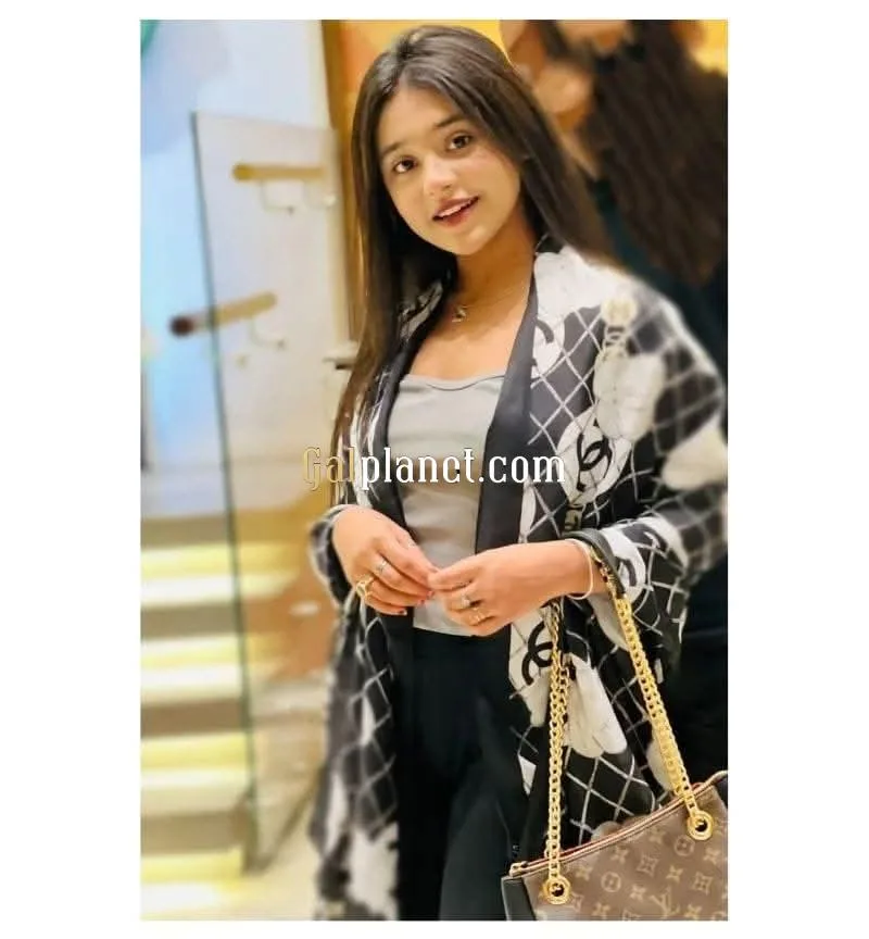 Nisha 𝟳𝟱𝟰𝟰𝟬𝟱𝟰𝟵𝟯𝟮 I am spice    Role play u be sexy dominatin