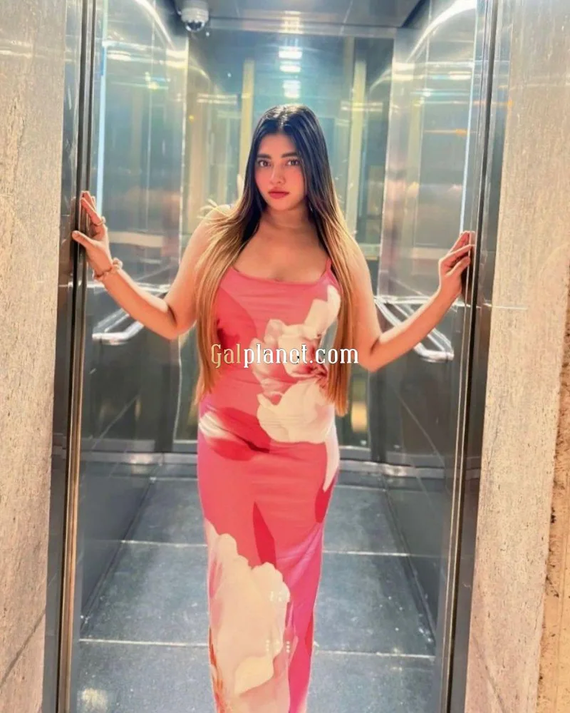 HOTEL AND SEXY MODEL COLLEGE GIRLS AVAILABLE FOR COMPLETE ENJOYMENT WI