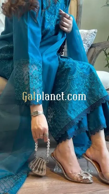 Nakhra Riya Sharma sexy call girls cash payment service available