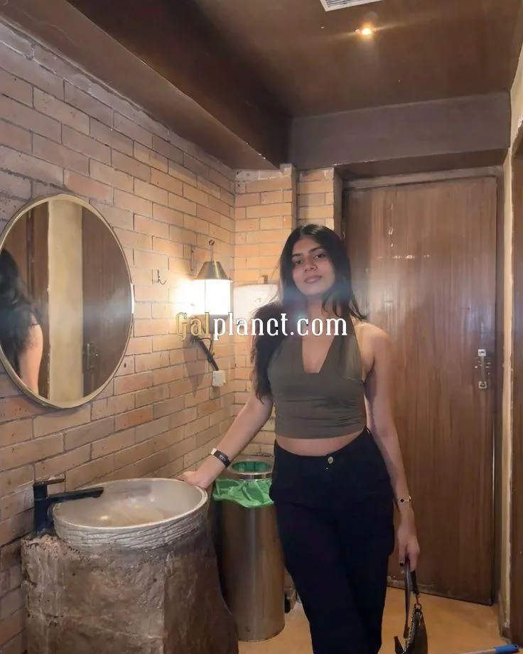VIP top model girl Pihu Singh ✅ hii profile top model girl