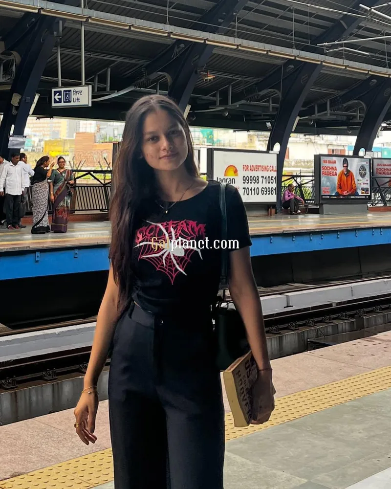 Bhopal Rani Sharma high profile top model girl full cash payment
