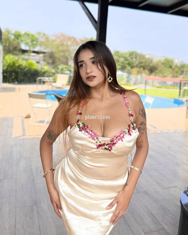 Priya Kumari LOW PRICE CALL ME  💦HOME AND ✨HOTEL