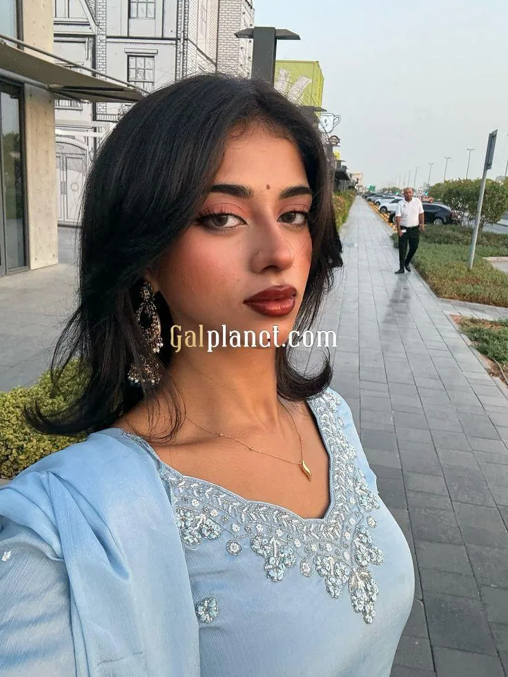 Hii profile top model girl college girl aunty bhabhi available anytime
