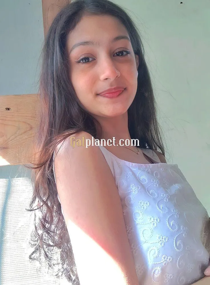 V I P call girl genuine service available all-time