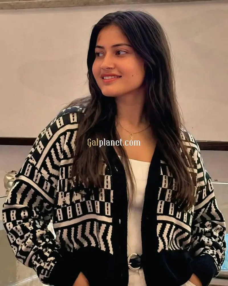 In call outcall full safe and secure genuine model college girl full