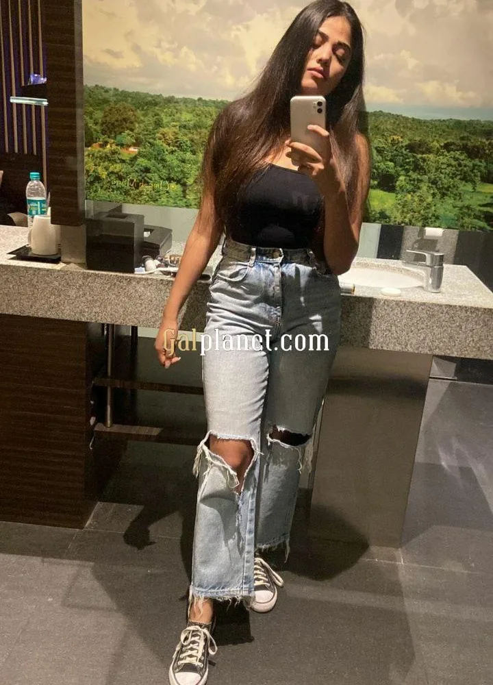 VIP LUXURIOUS TOP CLASS MODELS AVAILABLE FOR YOU HOTEL BANGALORE