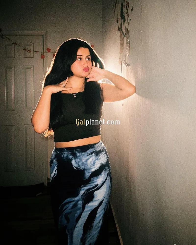 Low Price ♥️CASH PAYMENT📞𝟖𝟏𝟎𝟐𝟕𝟔𝟓𝟎𝟖𝟓 Hot Sexy girl vadodara